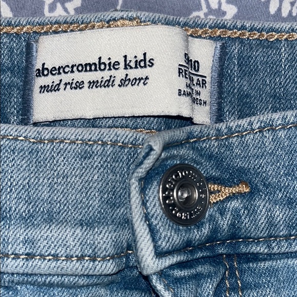 Abercrombie Kids Ripped Denim Shorts - Picture 2 of 3